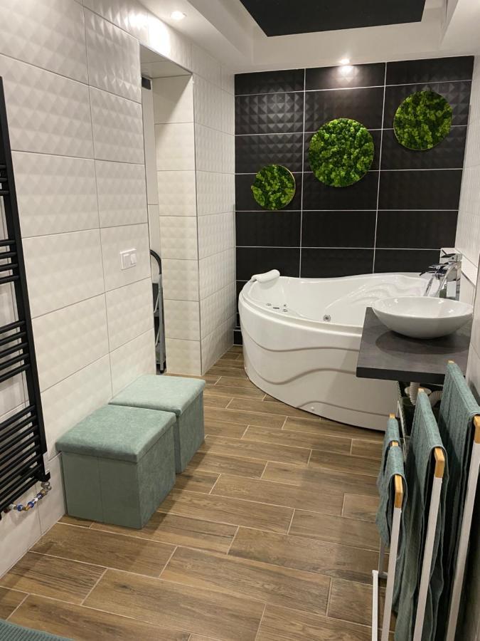 Karos Night Sky Apartment Zalakaros Ngoại thất bức ảnh