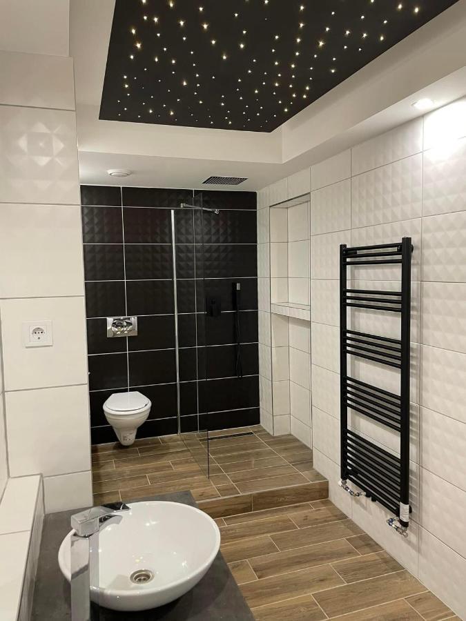 Karos Night Sky Apartment Zalakaros Ngoại thất bức ảnh