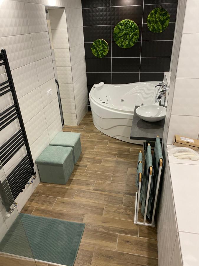 Karos Night Sky Apartment Zalakaros Ngoại thất bức ảnh